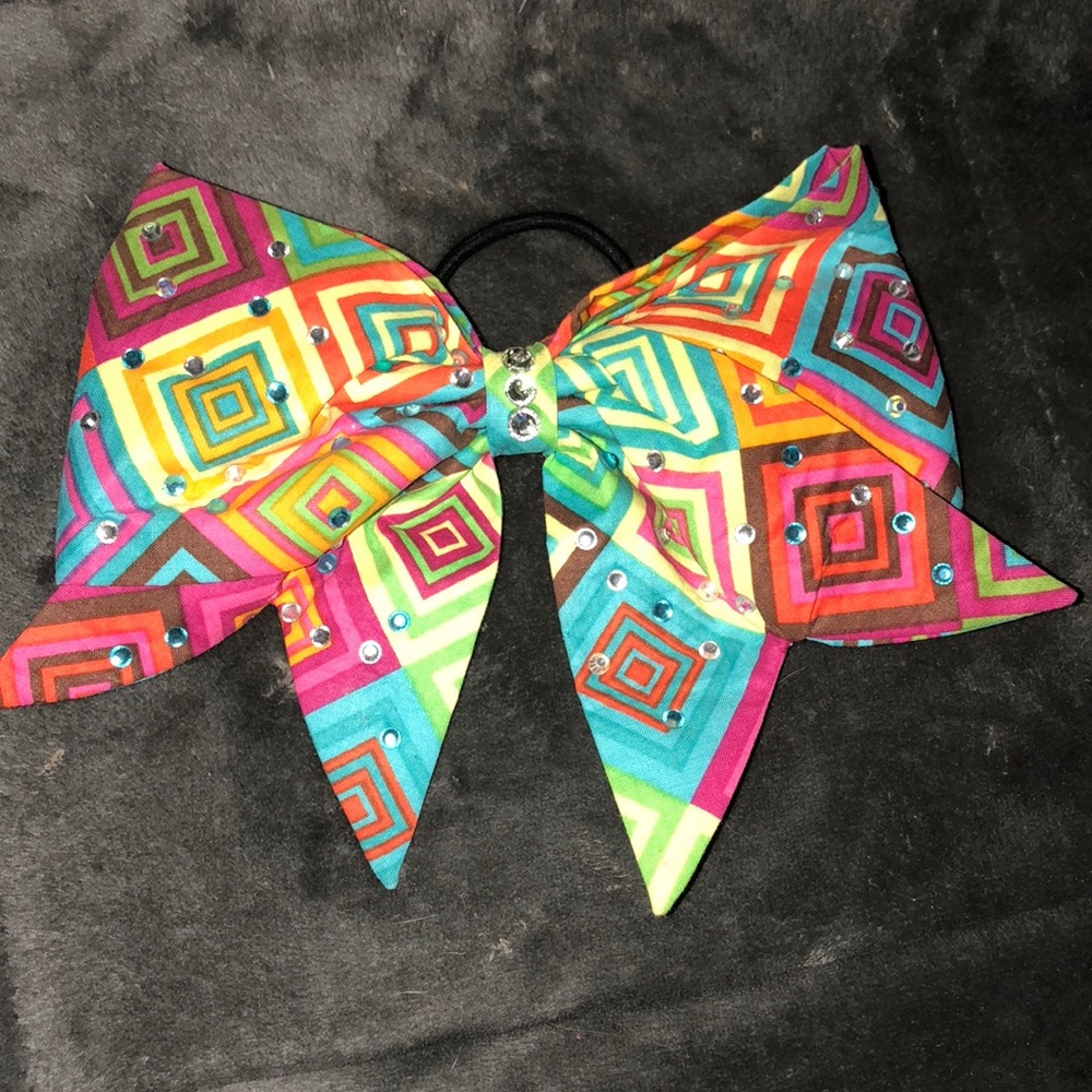 Cheer bow